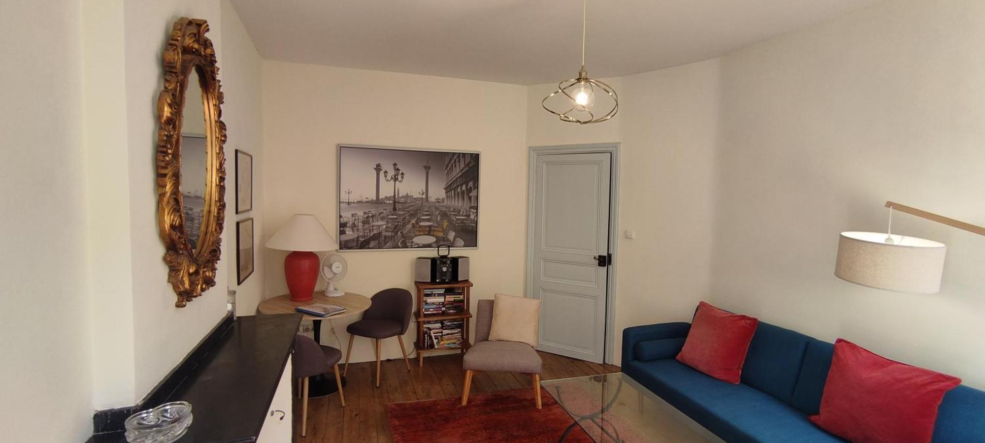 Apartment Carcassonne Town House, Rue Barbes *